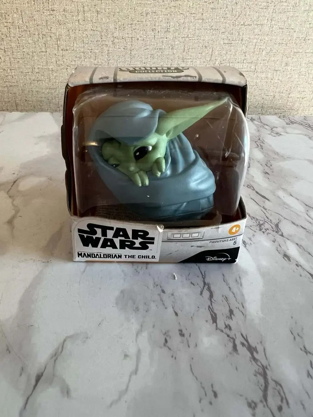 Hasbro Star Wars The Mandalorian The Bounty Collection The Child (Grogu) Blanket
